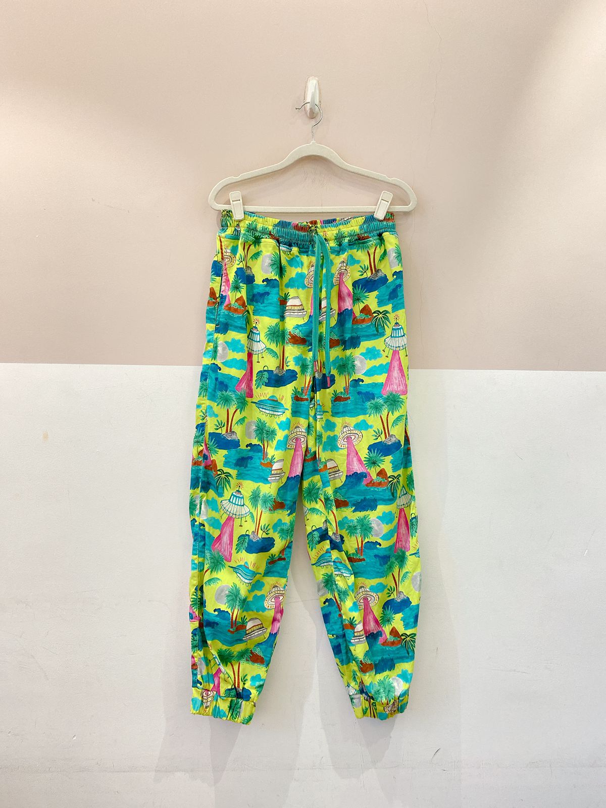 Calça estampada ampla 38