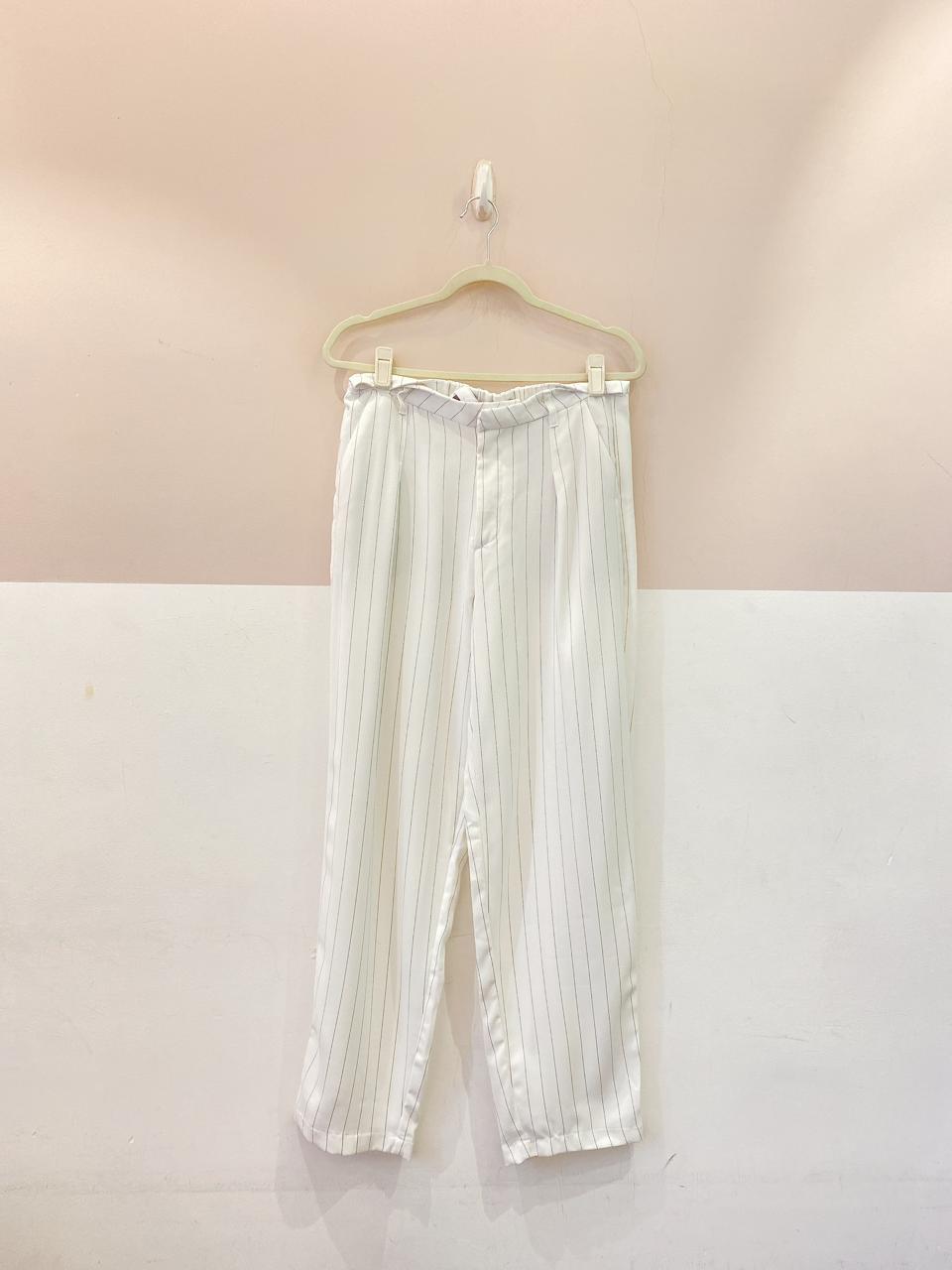 Calça social branca risca C&A 40