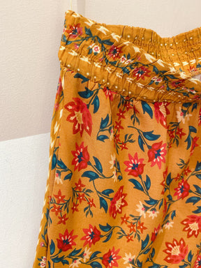 Calça marrom floral Farm GG