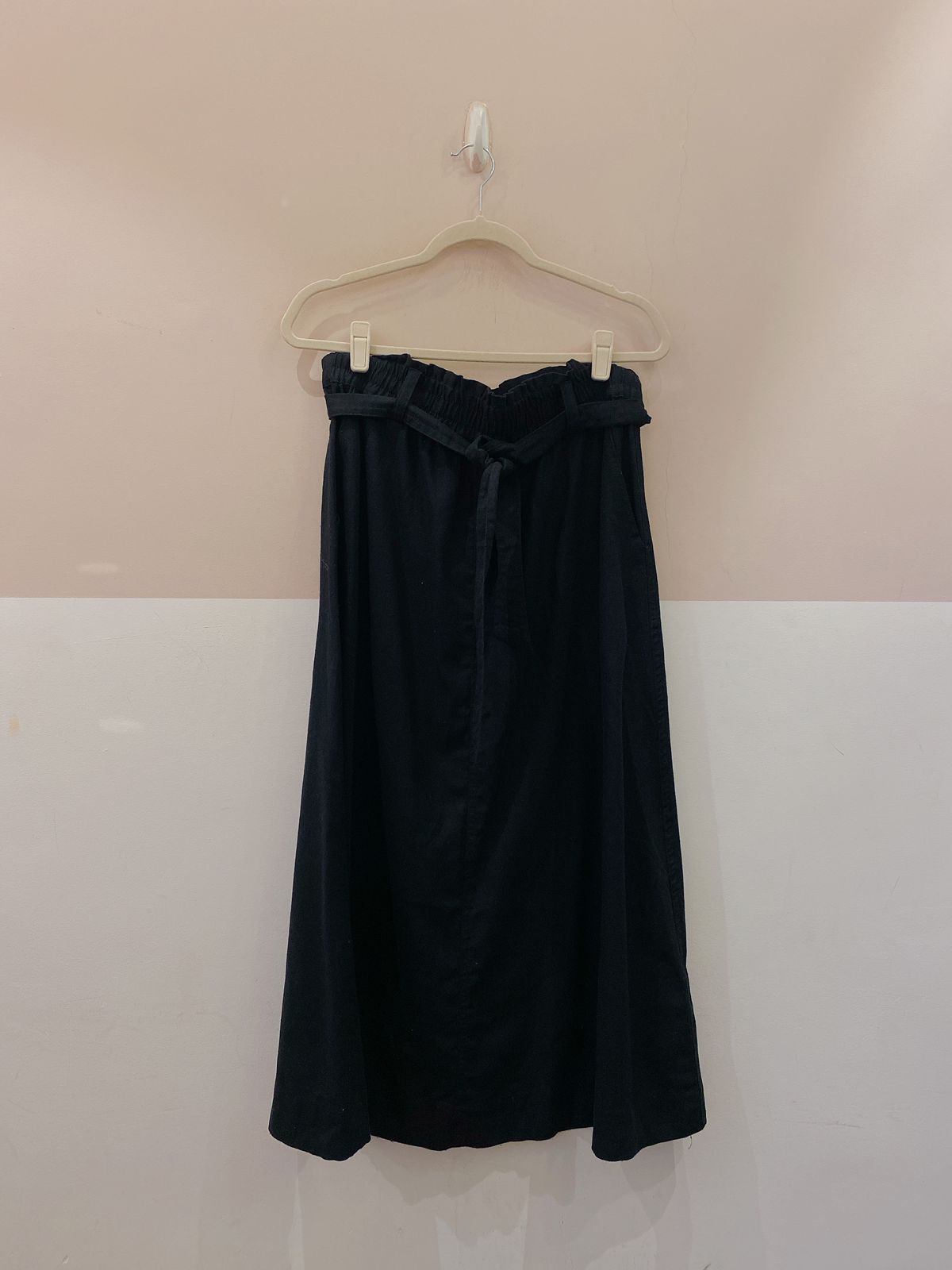 Saia midi preta Renner G