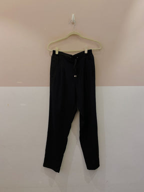 Calça preta básica Amaro 40