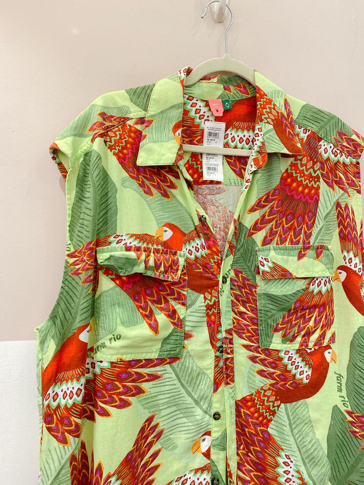 Blusa sem manga estampa araras Farm M