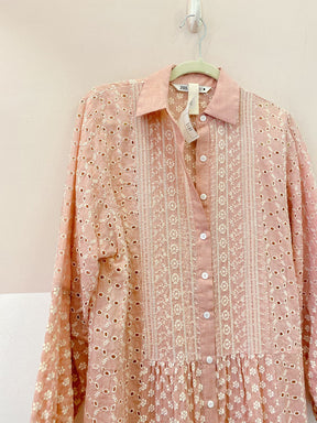 Vestido rosa bordado Zara PP