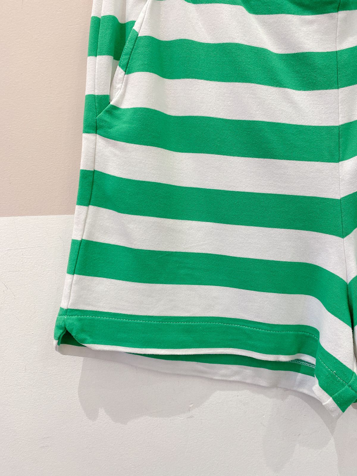 Short verde listras Peepou G