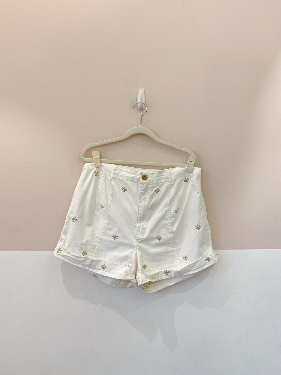 Short sarja bordadinhos Maria Filó 40